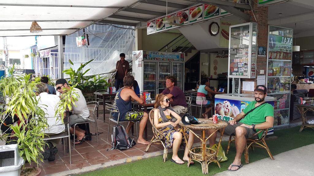 Sakal Guesthouse Restaurant & Bar Sihanoukville Exterior photo