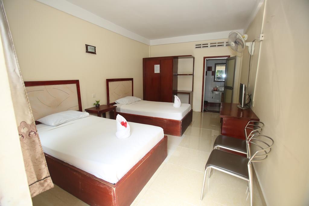Sakal Guesthouse Restaurant & Bar Sihanoukville Exterior photo