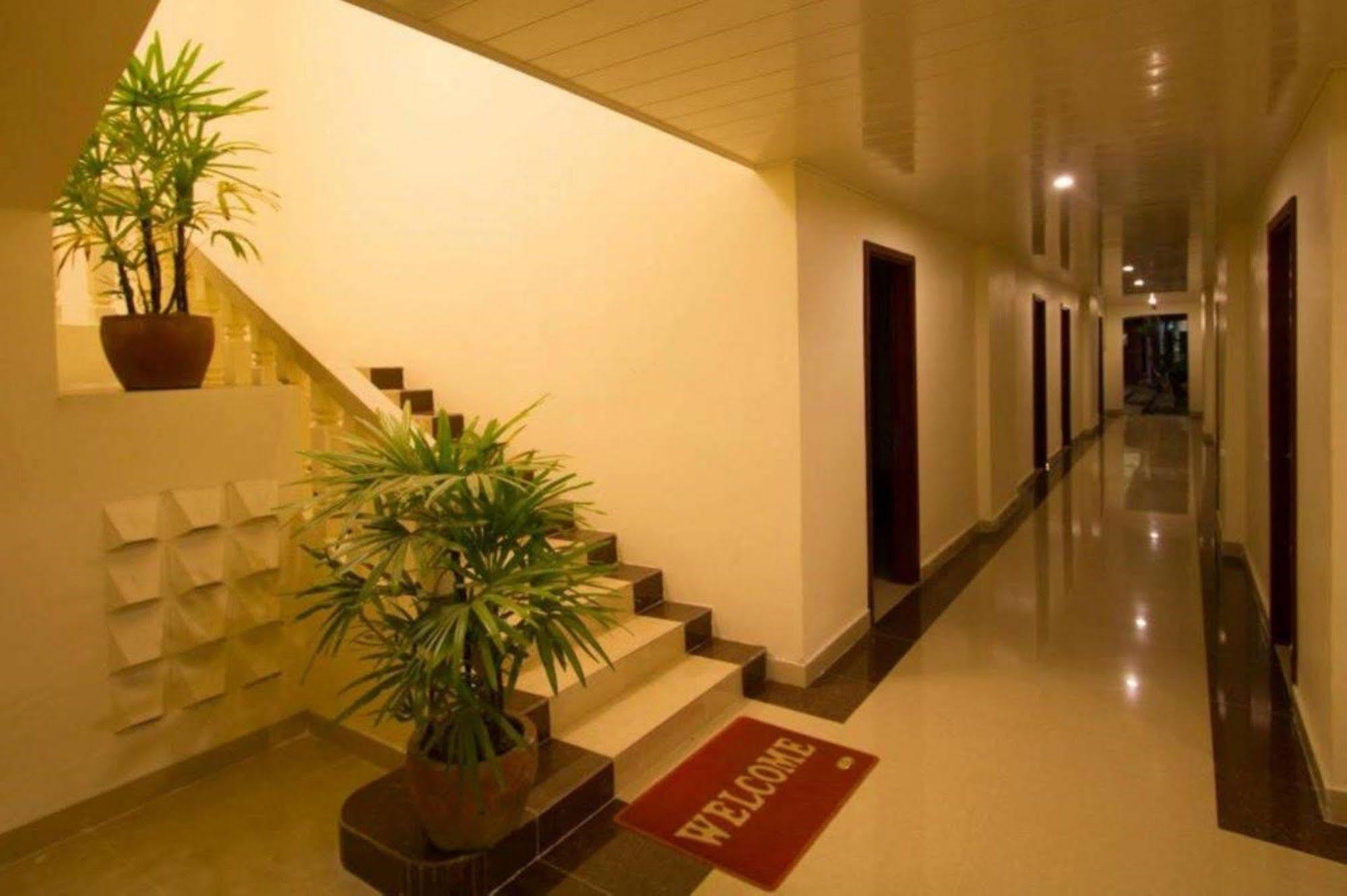 Sakal Guesthouse Restaurant & Bar Sihanoukville Exterior photo